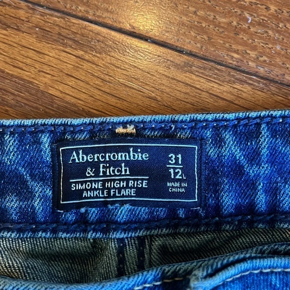 Abercrombie & Fitch | Simone High Rise Ankle Crop‎ Flare Embroidered Jean 31/12
